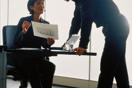 路南对付老赖：刘小姐被老赖拖欠货款